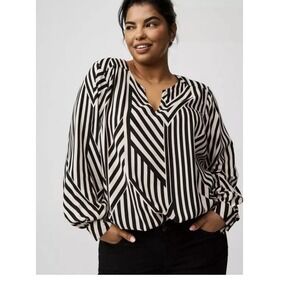 Torrid Harper Black White Striped V Neck Long Sleeve Pullover‎ Blouse Size 3X